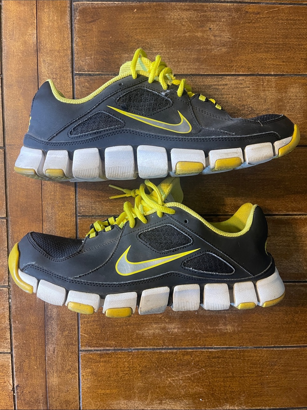 Nike Black & Yellow Athletic Training Shoes